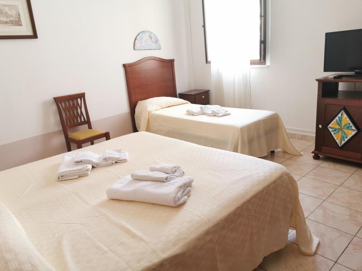 I Cappuccini Rooms คาตาเนีย ภายนอก รูปภาพ