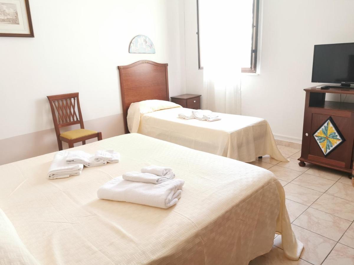 I Cappuccini Rooms คาตาเนีย ภายนอก รูปภาพ